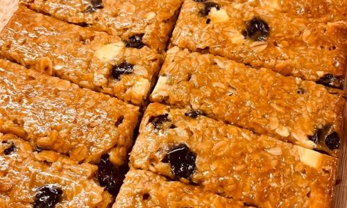 Cranberry & White Chocolate Chip Flapjack